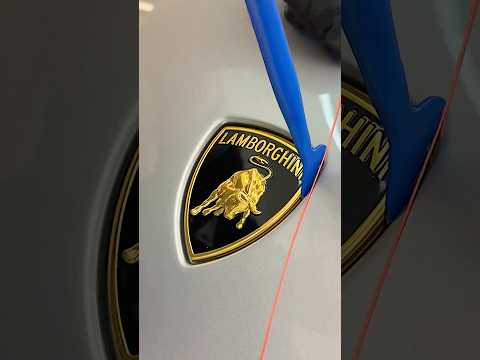 Removing Lamborghini Huracán Emblem Before Full Wrap