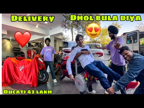 Zindagi mai aisa Surprise kisi ne nahi diya hoga 😱 Ducati ki Delivery par Dhol wale bula liye 😂