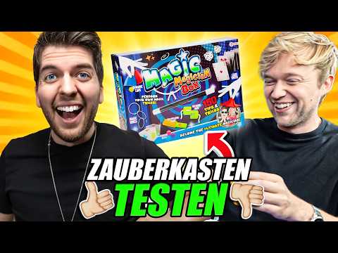 Profi-Magier Testen einen Kinder Zauberkasten