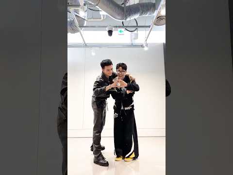 『Hollow』Dance challenge #Hyunjin w/ #NEXZ #HARU 🥟👓🐻❄️🫶 @NEXZ_official #StrayKids #スキズ #SKZ_Hollow