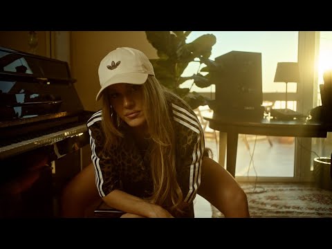 LILA - AMANE (Official Music Video)