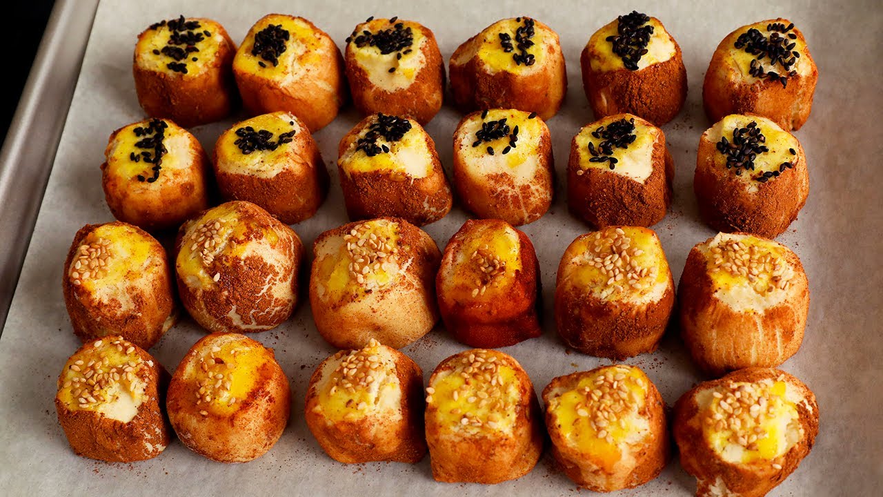 Cinnamon cookies filled with bean paste (Gyepi-manju: )