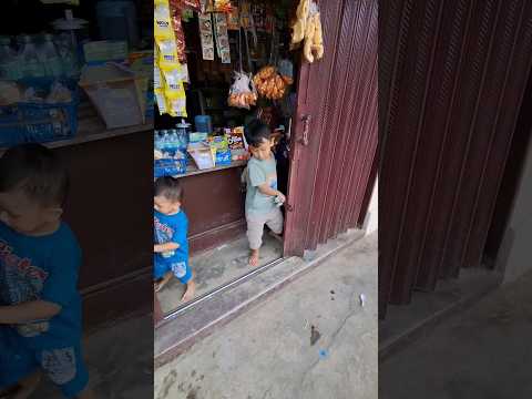 ada barongan...🤦athar azlan ngumpet dalam warung #trendingshorts