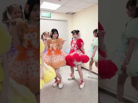 【裏側】自分の番が終わったら、みんな壁にぴったりくっついて見守りモード👀💓 #FRUITSZIPPER_ASIATOUR#FRUITSZIPPER #ふるっぱー#はちゃめちゃわちゃライフ