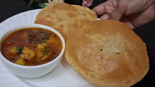 आलू की सब्जी गरमा गरम पूरी के साथ। Halwai Style Poori Aur Aloo Ki Sabji। Aloo Ki Sabji। Poori Aloo