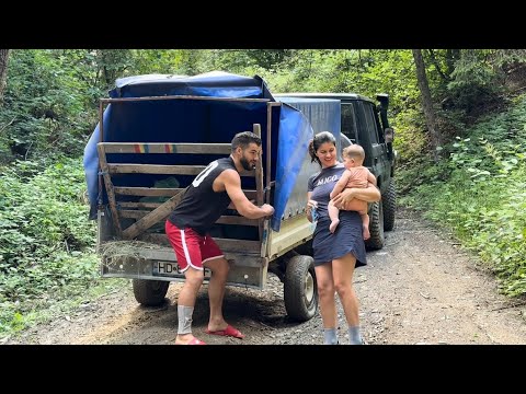 GETA ȘI DENISA MĂ AJUTĂ SĂ URC O MAȘINĂ ÎN VÂRFUL MUNTELUI. OARE REUȘIM?😱🌋