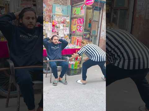 ਮਜ਼ੇਦਾਰ ਵੀਡੀਓ ਪੂਰੀ ਵਾਇਰਲ #funny #funnyvideos #comedy #funnypranks #gulfamgolden #fun #comedyvideo