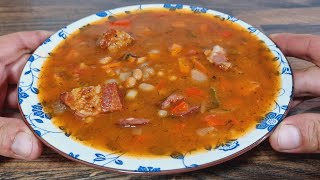 Slávna maďarská fazuľová polievka