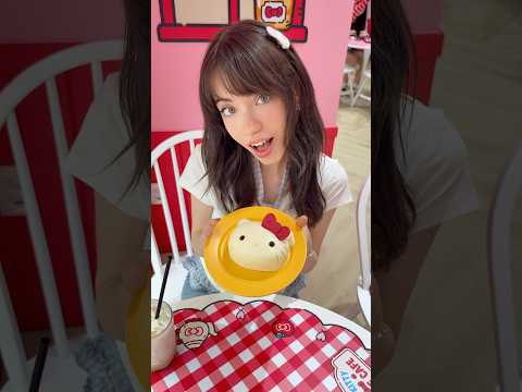 Erkek arkadaşımı zorla hello kittyli kafeye götürdüm #keşfet #kore #youtubeshorts #youtubetürkiye
