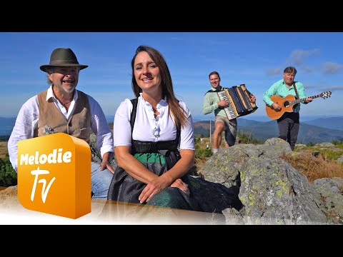MANFRED der Musikantenwirt mit Tochter Marina - Liebe zur Heimat-Medley (Offizielles Musikvideo)