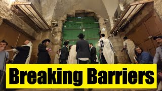 Under Islamic Control? A Jewish Torah Scroll Touches the Soul of the Temple in Jerusalem