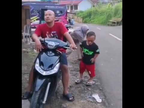🎯They Found Money on Ground… What Happens Next Will Have You Crying Laughing 😂💵🍎”  #viralmoment