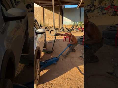 Projeto Saveiro Off Road Colocando os pneus 🤭 #projeto #saveiro  #cairomachado