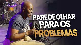 OLHE PARA O DEUS DA PROMESSA