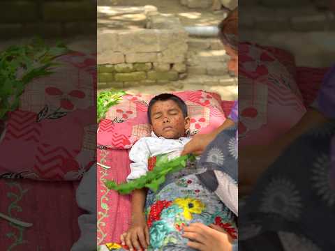 किसी को घर से ख़ाली हाथ ना जाने दे माता रानी किसी भी रूप में आ सकती है| #shorts #ytshorts #matarani