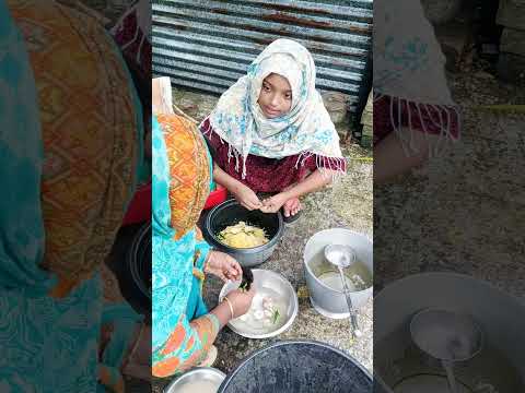 আম্মু খিচুড়ি রান্না করবে তাই বসে আছি 🤔! #reelsfypシ #youtubeshorts #shorts