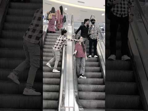 FACE TOUCHING PRANK ? ON CUTE GIRL #shorts #shortsfeed #trending #prankinindia #funny #funnyprank