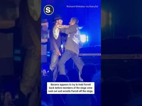 Jane's Addiction Singer Attacks Guitarist on Stage