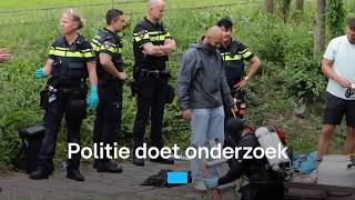 Deze magneetvisser vindt 42 pistolen in de sloot | RTL Nieuws