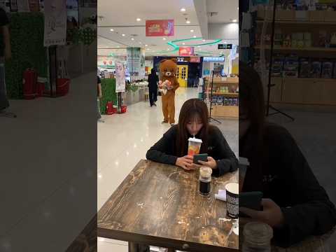 😱🥰 पप्पी को देखकर दीदी काफी खुश हो जाती है 😱🥰 #trending #shorts #cutepuppy #viralvideo #panda