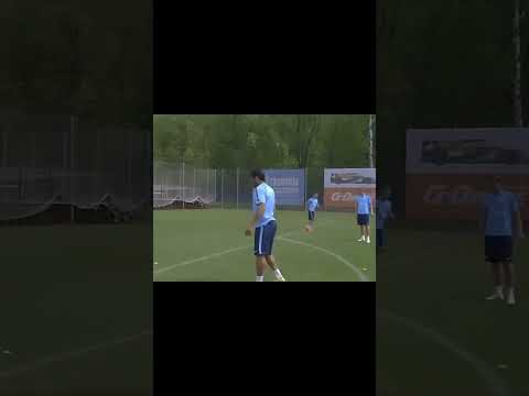 اتحداك تعرف اسم الاعب 🤔
