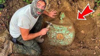 Strange Treasure Hunt❗️ We Found a Hidden Underground Vault With a Metal Detector.
