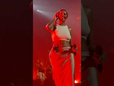 Tiwa Savage Spotted Her Teacher During Performance At the Little Simz’ Meltdown Festival