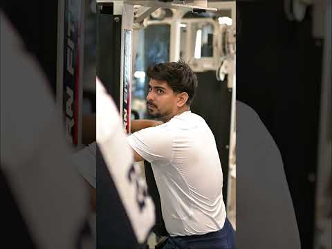 Beginner at gym 😂 #shorts #gym #gymvideo #gymmemes #comedy #funny