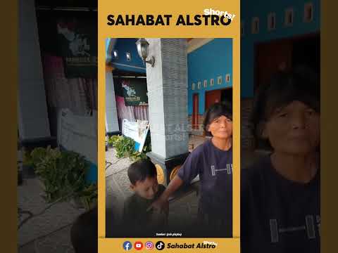 Bocah nangis minta paket ke kurir, kurirnya gak mau ngasi karena belum dibayar