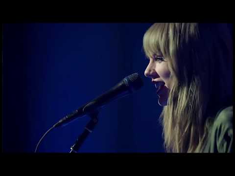 Taylor Swift - Delicate (acoustic live)