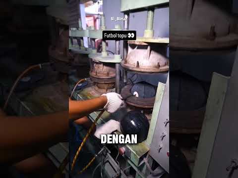 Beginilah proses pembuatan bola yang tidak kamu ketahui #shorts #facts #faktamenarik #satisfying
