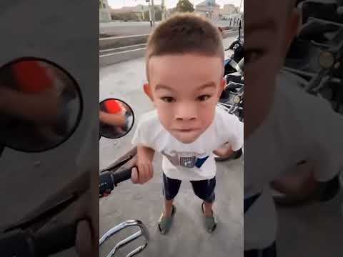 anh ấy đùa giỡn với chiếc xe của mình và tôi đã giúp anh ta #funny #funny #shortvideo #haihuoc