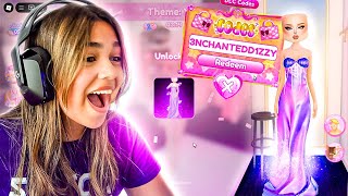 NOVOS CÓDIGOS! Voltei pro Dress to Impress e ganhei MUITOS ITENS! 💖✨