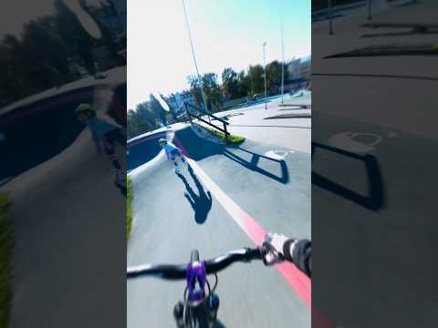 Could u see the girl ?😬 #mtb #mtblife #mountainbike #dmitry_krilovs #pumptrack #bikepark **