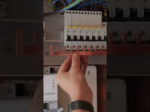 It's always good to DOUBLE CHECK! Incorrect busbar installation 😮 #shorts