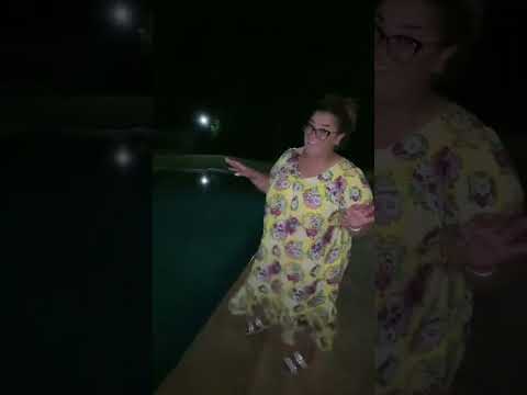 تحدي عوم في بيسين حتى شي وحدة مصدقات #funny #اكسبلور #viralvideo #ستوريات #trending #سامية_أوفارس