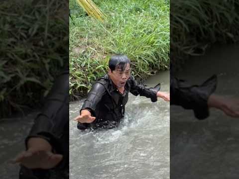Troll Tía bằng cá sấu đồ chơi và cái kết #mytao #funny #haihuoc #giaitri #shorts #trending #windnet