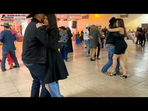 Bailando Piketitos Con los Vendavales en Chihuahua Salon Centenario