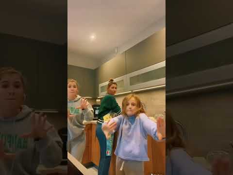 ??? #shortsyoutube #shortsvideo #daughter #mom #shortsfeed