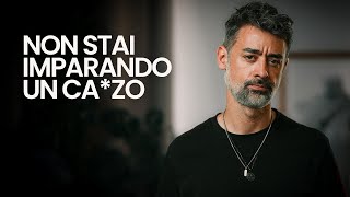 Sai tutto. Ma non sai cosa fartene.