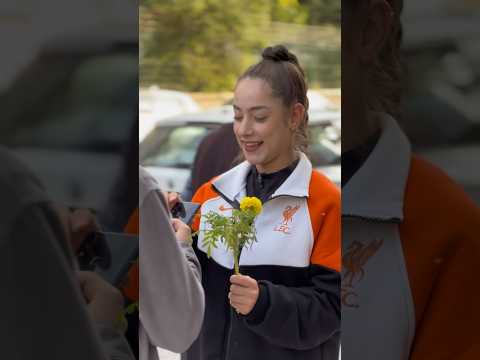 Sizce aşk mı? Para mı?