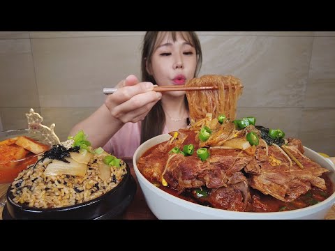 SUB) 쌀쌀한 날씨에 뜨끈한 감자탕 당면사리 ft.디저트 볶음밥은 필수 Pork Back-bone Stew radish kimchi REAL SOUND ASMR MUKBANG