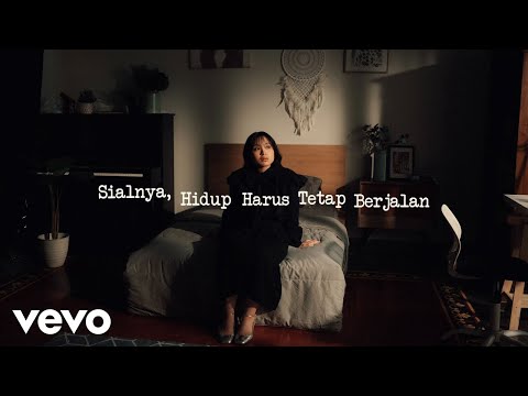 Bernadya - Sialnya, Hidup Harus Tetap Berjalan (Official Video)