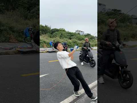 Thả diều thanh niên giật dây cho diều bay cao #patang #layangan #kite #kiteflying #short