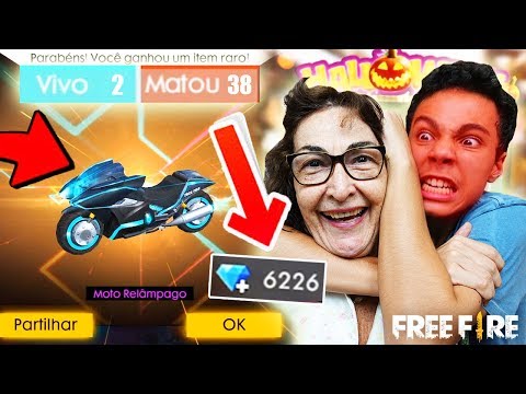MINHA VÓ FOI ME TROLLAR E GANHOU A NOVA MOTO DO RELÂMPAGO LENDÁRIA NO FREE FIRE!!!