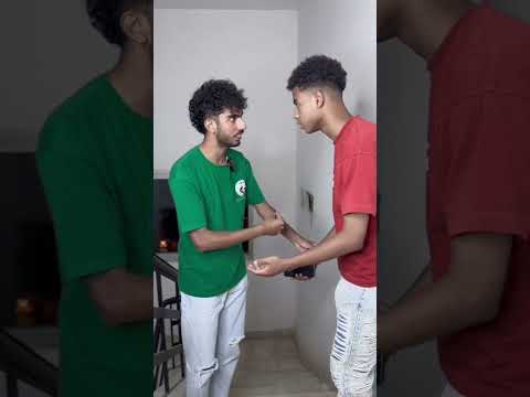 بيخبي اخت صحبه في البطانيه (الجزء الثاني)