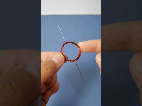 सिर्फ 2 बैटरी से बना लो मिनी मोटर ⚡ आसान Science ट्रिक 🌀 | #shorts #minimotorexperiment