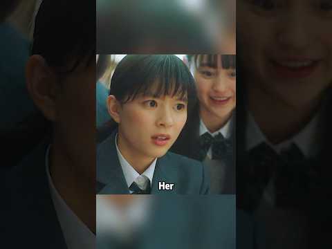Mom deliberately makes spoof bento for her daughter to embarrass her in front of her classmates.