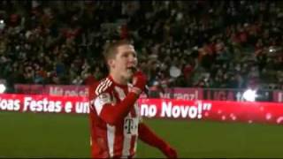 Bastian Schweinsteiger verlängt Vertrag um 5 Jahre live im Stadion