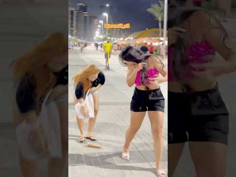 Ela guardou na sacola kkk #humor #pegadinha #memes #pegadinhaoficial #comedia